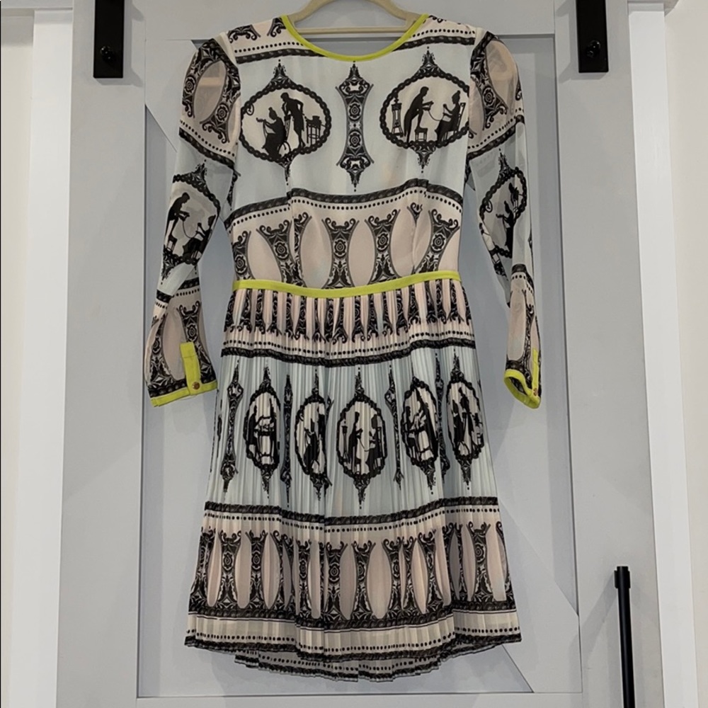 Ted Baker sleeved dress size 0 pleated skirt